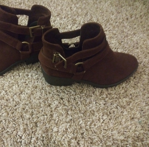 Ankle booties - Picture 1 of 8